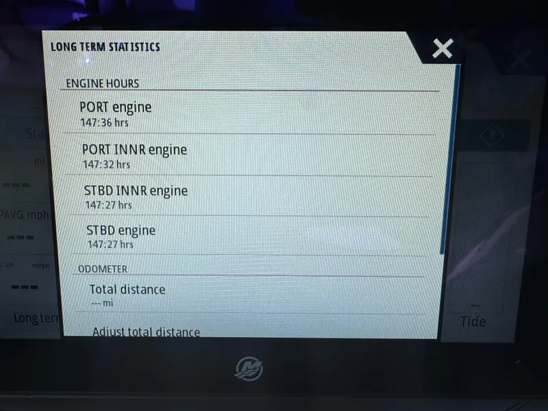 Slide: The Image of Display showing engine hours for Nor-Tech 450 Sport Center Console, 2022 model. - 22