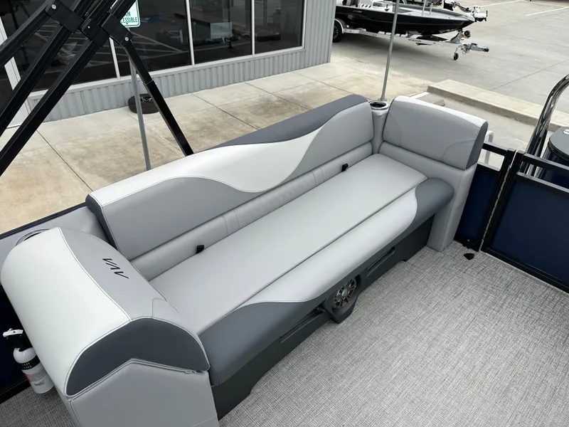 Slide: The Image of Avalon VNT85 QL23T 2025 - 25