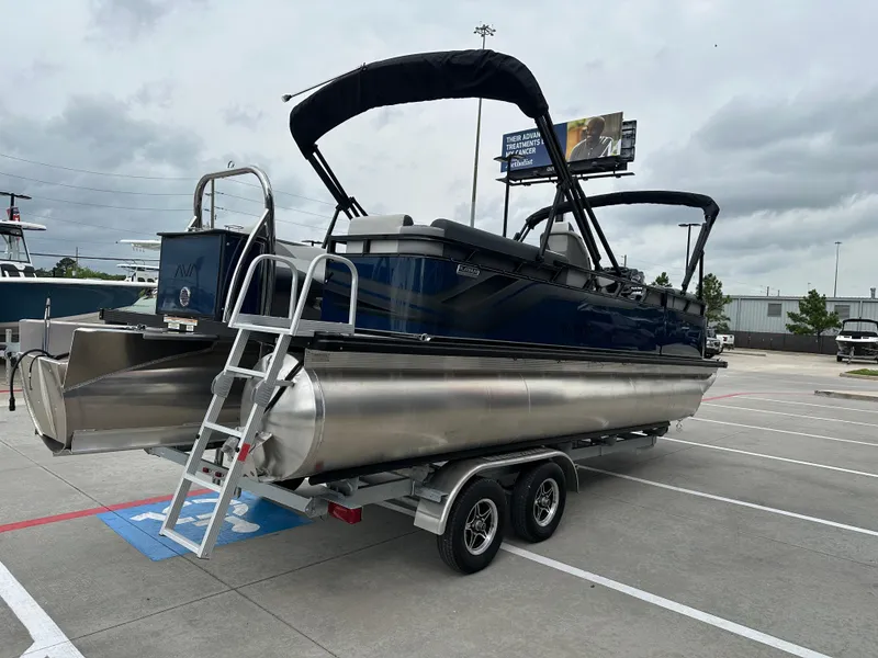 Slide: The Image of Avalon VNT85 QL23T 2025 - 8