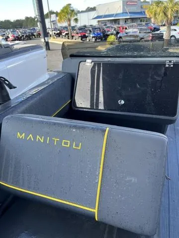 Slide: The Image of Manitou Explore 22 Bench W/ Trifold Bench 2023 - 7