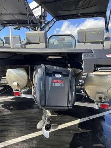 Slide: The Image of Manitou Explore 22 Bench W/ Trifold Bench 2023 - 9