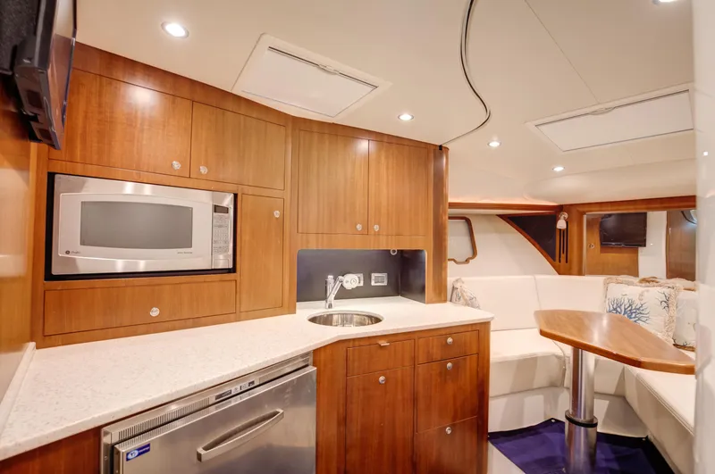 Slide: The Image of SeaVee 43 Hard Four - Interior Cabin - 5