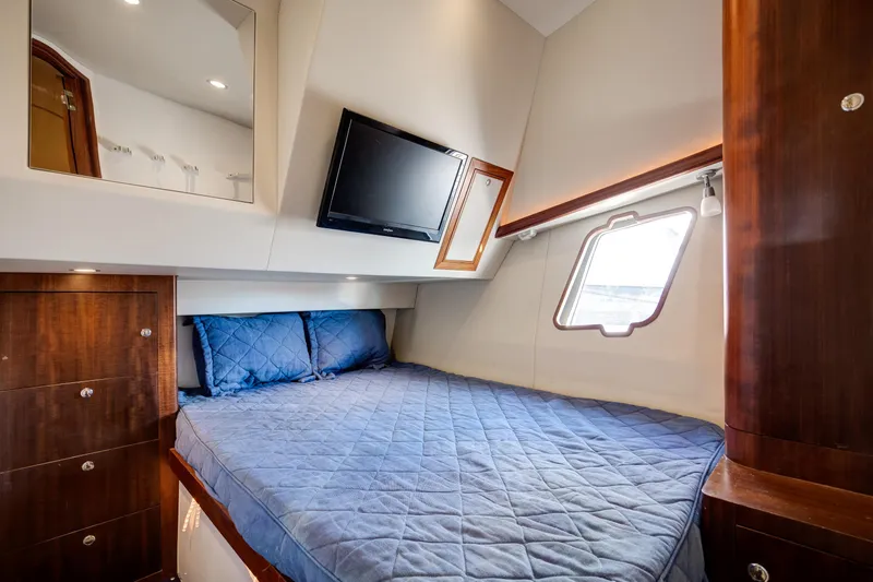 Slide: The Image of SeaVee 43 Hard Four - Interior Cabin Stateroom - 8