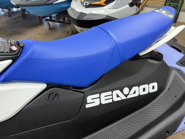 Slide: The Image of Sea-Doo Spark for 3 2024 - 5