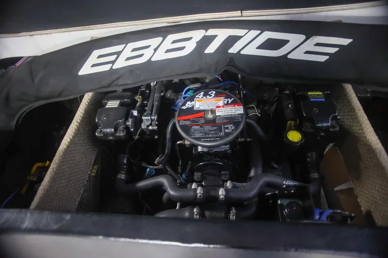 Slide: The Image of 2007 Ebbtide 180SE Bowrider engine compartment with visible 4.3L MerCruiser engine. - 18