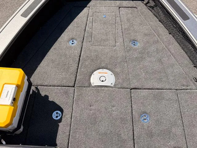 Slide: The Image of Lund 2175 Pro-V Sport 2025 - 26