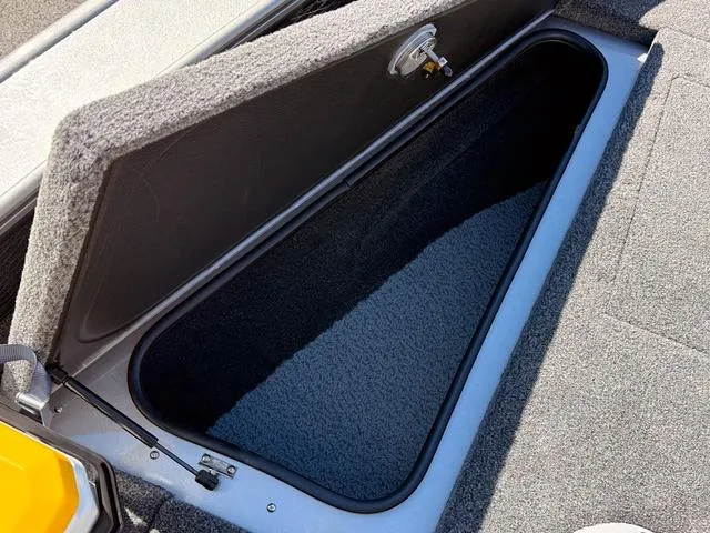 Slide: The Image of Lund 2175 Pro-V Sport 2025 - 27