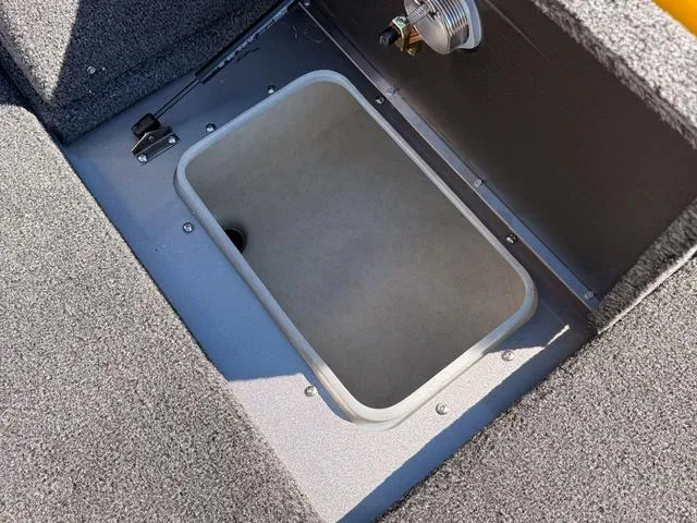 Slide: The Image of Lund 2175 Pro-V Sport 2025 - 30