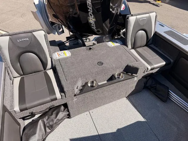 Slide: The Image of Lund 2175 Pro-V Sport 2025 - 6