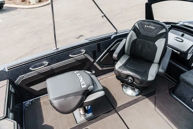 Slide: The Image of Lund 202 PRO-V GL Sport 2025 - 10