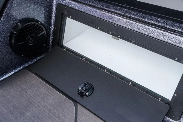 Slide: The Image of Lund 202 PRO-V GL Sport 2025 - 17