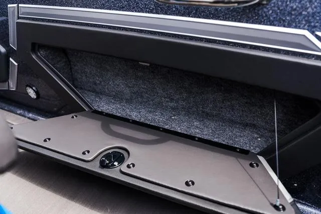 Slide: The Image of Lund 202 PRO-V GL Sport 2025 - 21