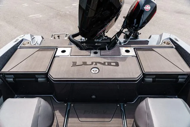 Slide: The Image of Lund 202 PRO-V GL Sport 2025 - 6