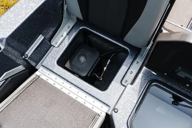 Slide: The Image of Lund 202 PRO-V GL Sport 2025 - 9