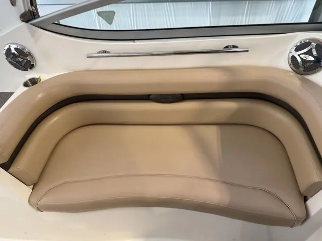 Slide: The Image of Rinker 280 Express Cruiser 2009 - 18