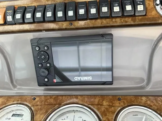 Slide: The Image of Rinker 280 Express Cruiser 2009 - 21