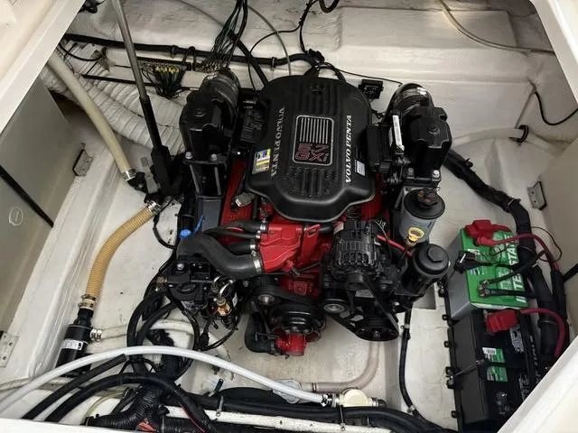 Slide: The Image of Rinker 280 Express Cruiser 2009 - 24