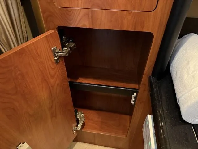 Slide: The Image of Rinker 280 Express Cruiser 2009 - 33