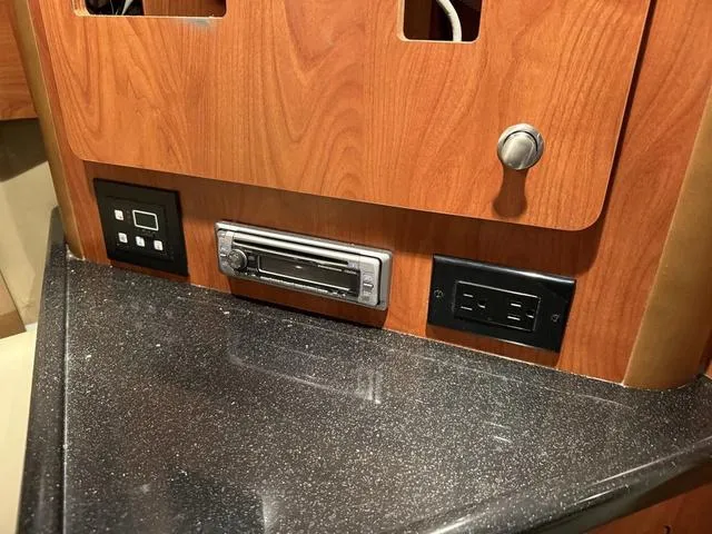 Slide: The Image of Rinker 280 Express Cruiser 2009 - 36