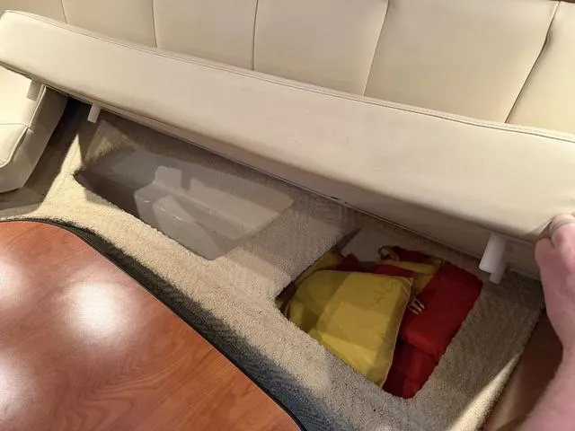 Slide: The Image of Rinker 280 Express Cruiser 2009 - 44