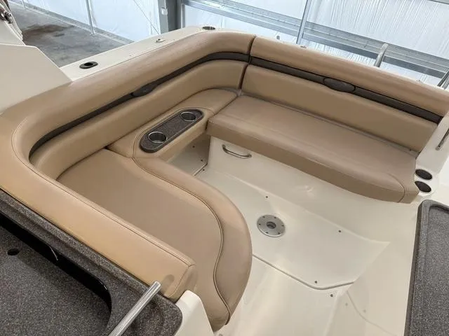 Slide: The Image of Rinker 280 Express Cruiser 2009 - 7