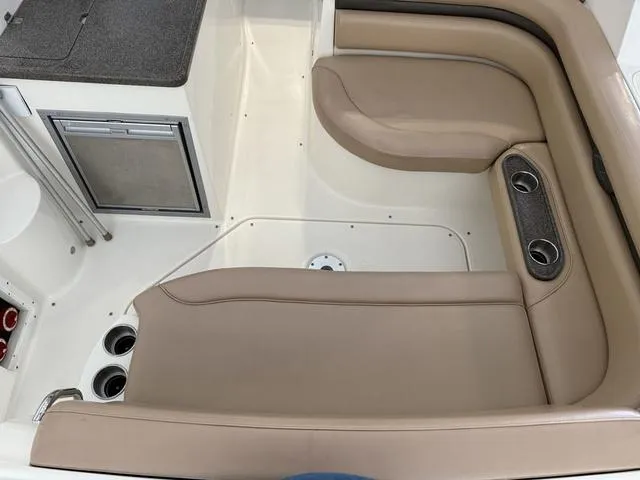 Slide: The Image of Rinker 280 Express Cruiser 2009 - 8