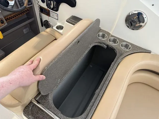 Slide: The Image of Rinker 280 Express Cruiser 2009 - 9