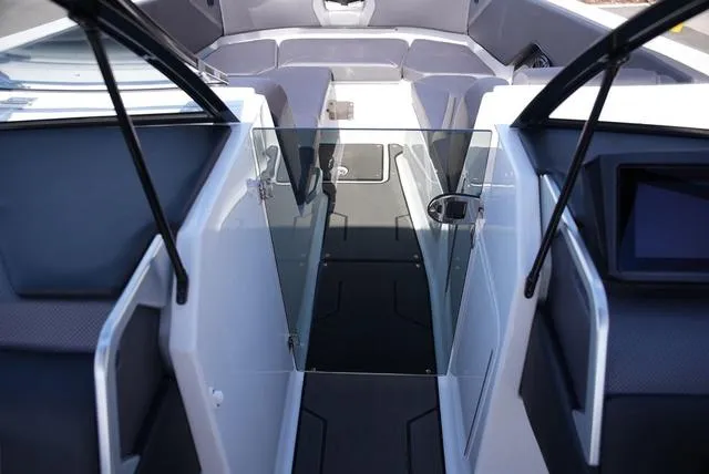 Slide: The Image of Scarab 285 LX 2025 - 27