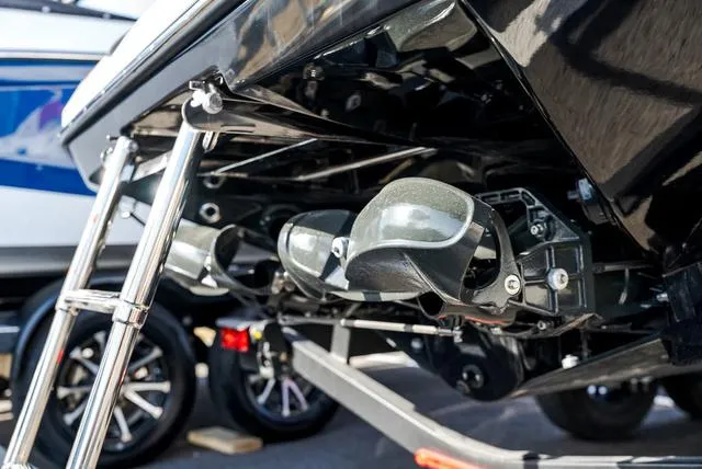 Slide: The Image of Scarab 255 LX 2025 - 3