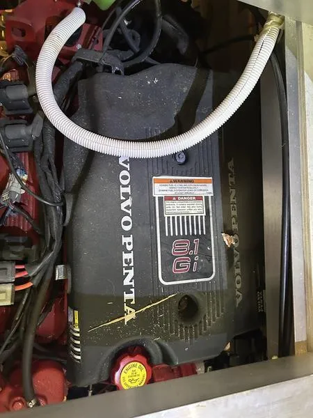 Slide: The Image of Volvo Penta 8.1 Gi engine in 2005 Carver 396 AFT boat. - 33