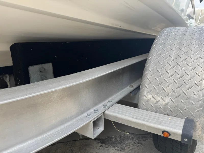 Slide: The Image of Boston Whaler Conquest 23 1999 - 76