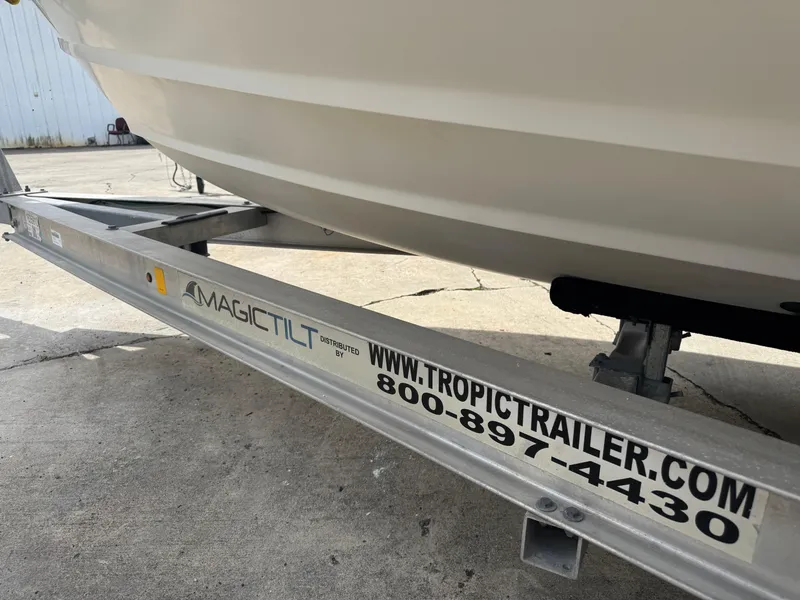 Slide: The Image of Boston Whaler Conquest 23 1999 - 77