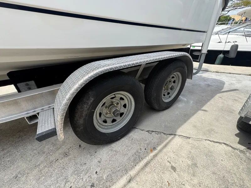 Slide: The Image of Boston Whaler Conquest 23 1999 - 78