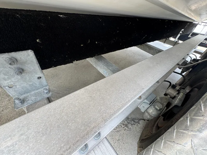 Slide: The Image of Boston Whaler Conquest 23 1999 - 80