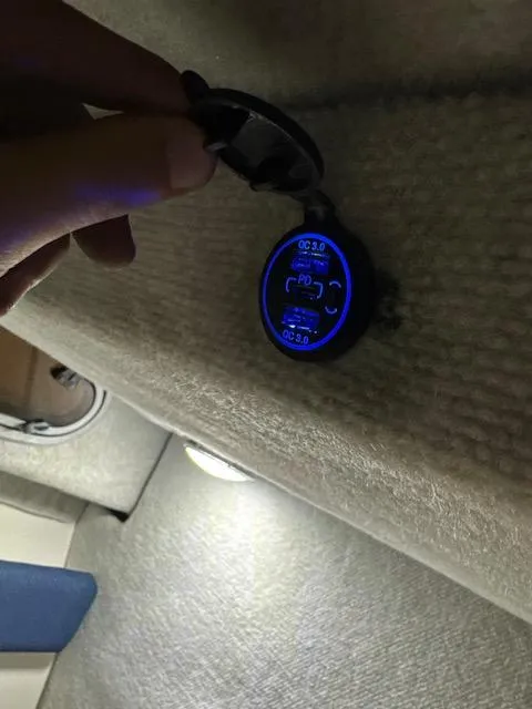 Slide: The Image of Boston Whaler Conquest 23 1999 - 98