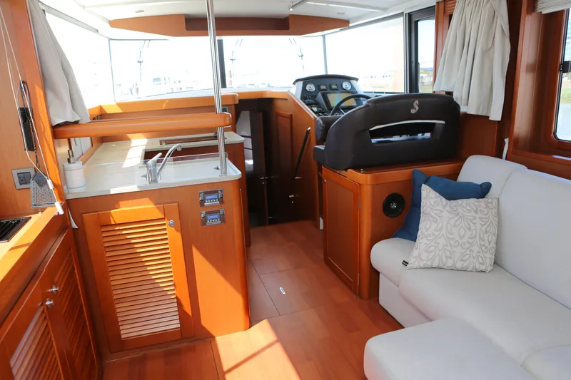 Slide: The Image of Main salon looking forward - 10