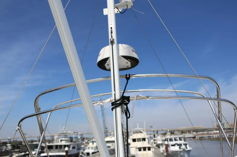 Slide: The Image of Dinghy lifting mast w/Raymarine radar - 35