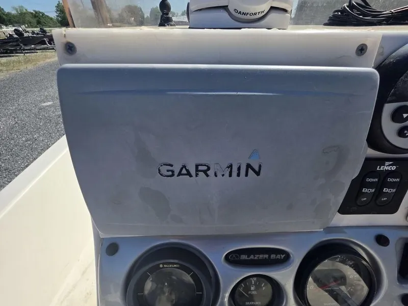 Slide: The Image of 2008 Blazer Bay 2420 Professional dashboard with Garmin navigation system. - 25