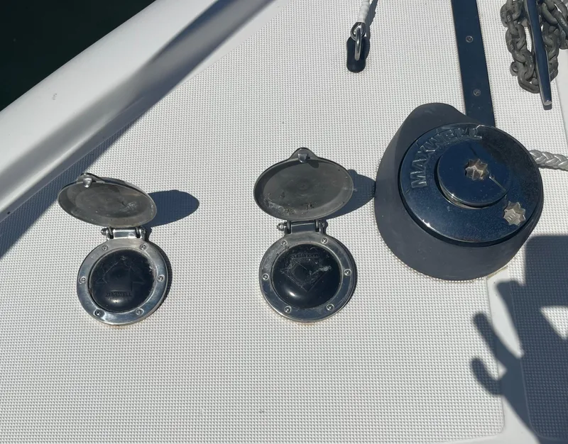 Slide: The Image of Deck fittings and windlass on a 2007 Tiara Yachts 2900 Coronet boat. - 10