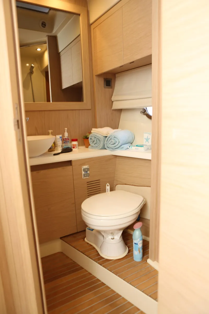 Slide: The Image of Head compartment in master cabin - 25
