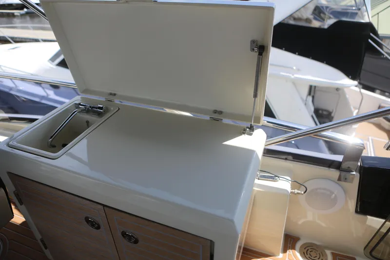 Slide: The Image of Sink and fridge on flybridge - 8