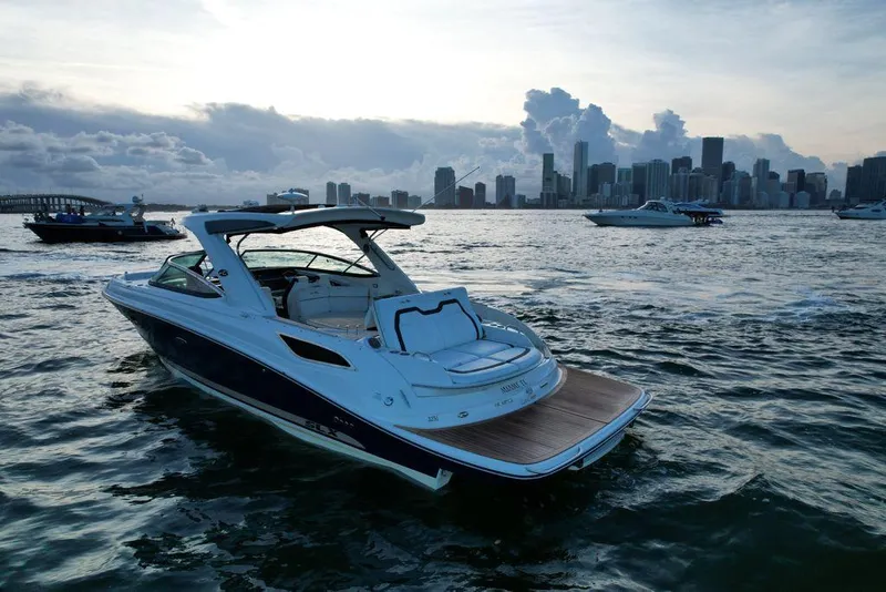 Slide: The Image of Sea Ray 350 SLX 2015 - 50