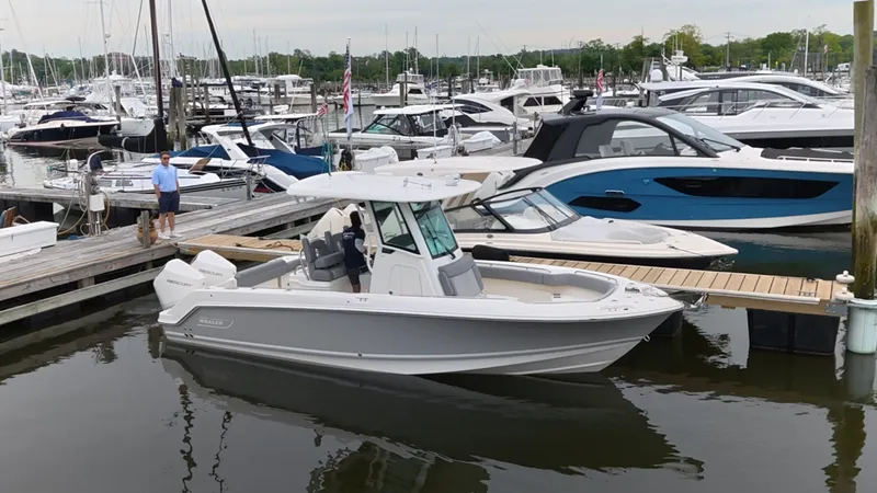 Slide: The Image of Boston Whaler 250 Outrage 2026 - 31