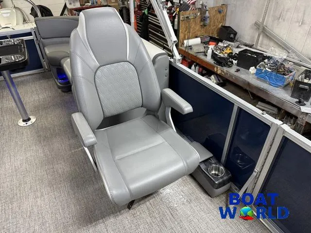 Slide: The Image of Tahoe LTZ 2385 Quad Lounge Tritoon Pontoon & Honda 4-Str 2022 - 11