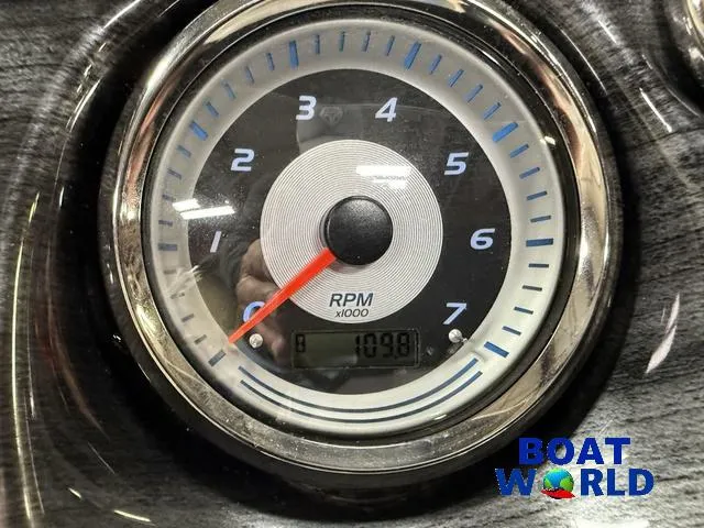 Slide: The Image of Tahoe LTZ 2385 Quad Lounge Tritoon Pontoon & Honda 4-Str 2022 - 15