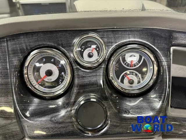 Slide: The Image of Tahoe LTZ 2385 Quad Lounge Tritoon Pontoon & Honda 4-Str 2022 - 16