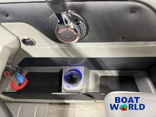 Slide: The Image of Tahoe LTZ 2385 Quad Lounge Tritoon Pontoon & Honda 4-Str 2022 - 18