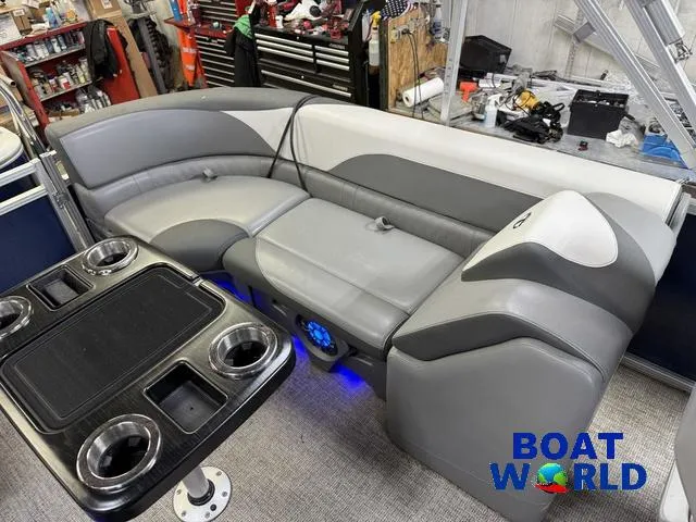 Slide: The Image of Tahoe LTZ 2385 Quad Lounge Tritoon Pontoon & Honda 4-Str 2022 - 20