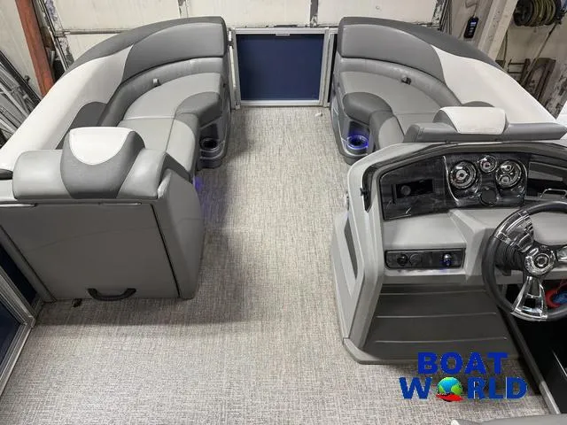 Slide: The Image of Tahoe LTZ 2385 Quad Lounge Tritoon Pontoon & Honda 4-Str 2022 - 29