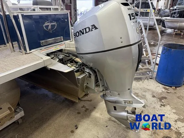 Slide: The Image of Tahoe LTZ 2385 Quad Lounge Tritoon Pontoon & Honda 4-Str 2022 - 40